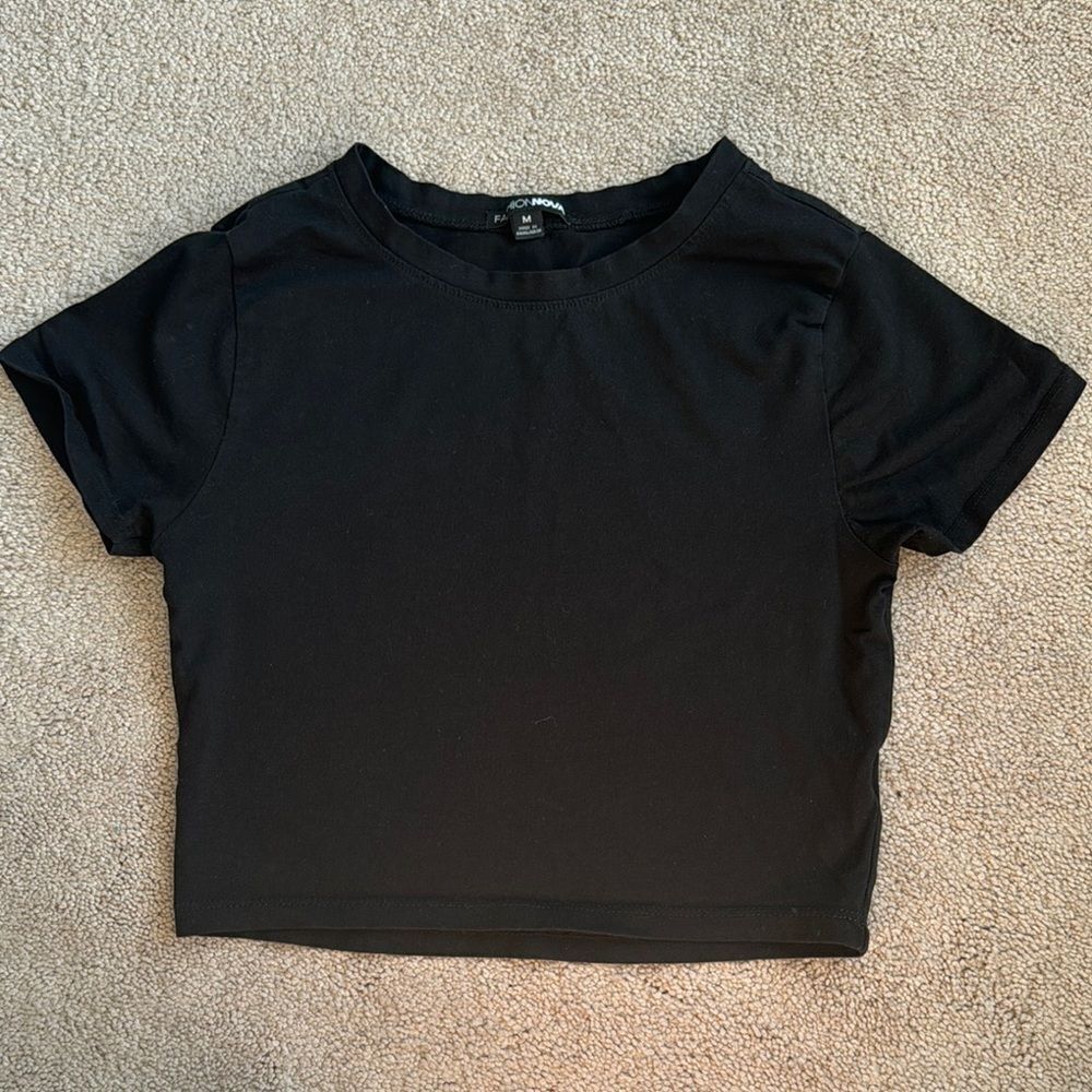 Cropped short sleeve top
